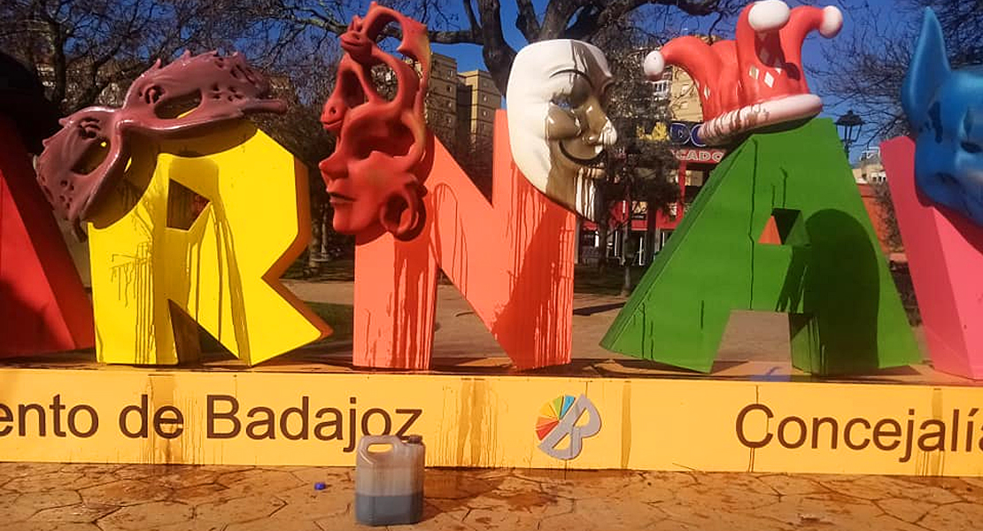 Realizan un acto vandálico en uno de los homenajes al Carnaval de Badajoz