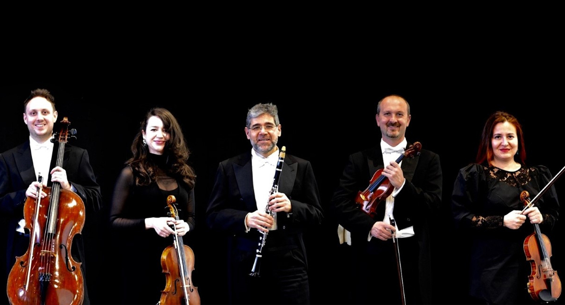 El cuarteto Amadé y el clarinetista José Gasulla ofrecen un concierto en la Diputación de Badajoz