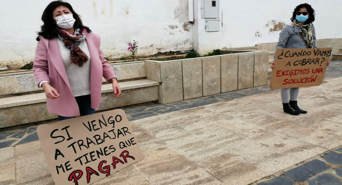 Trabajadores de varias residencias siguen sin cobrar: “La Junta de Extremadura está en la ruina”