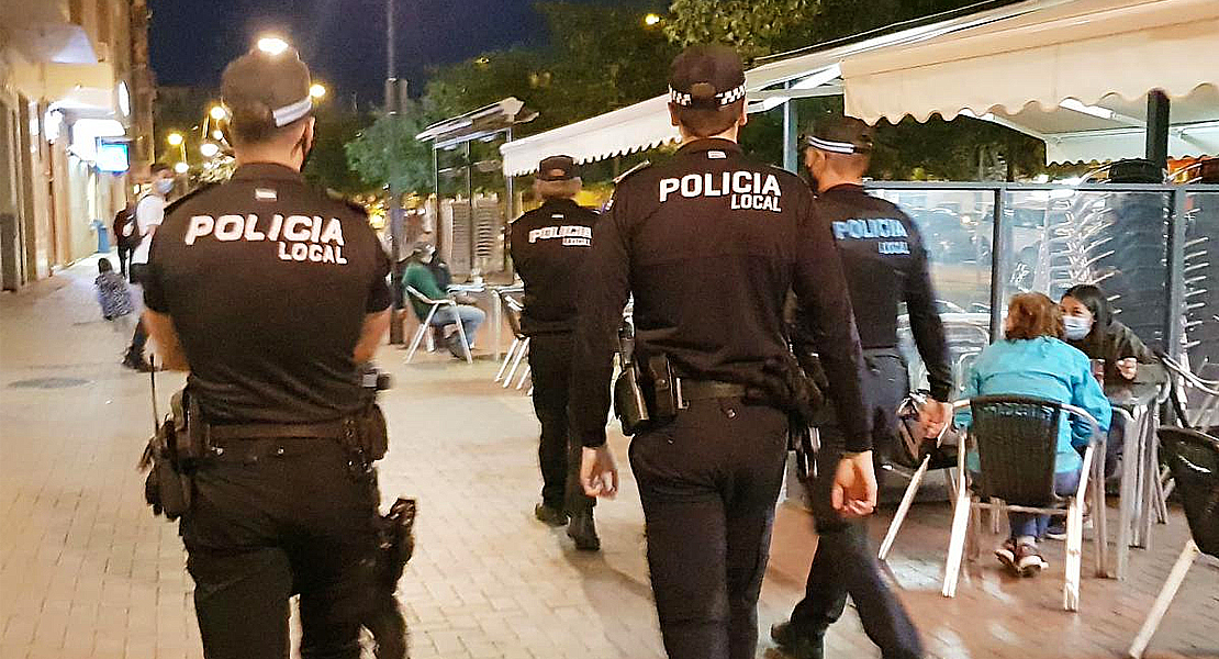 Agreden a dos policías al intervenir en una fiesta &#39;ilegal&#39; en un bar de Almendralejo