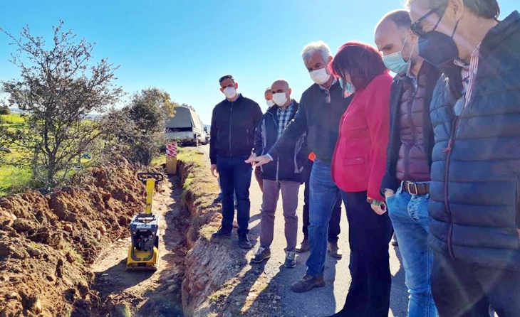 García visita las obras de mejora de la zona regable de Valdecañas