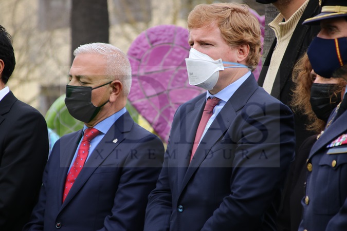 Imágenes del acto homenaje a las víctimas del terrorismo en Badajoz