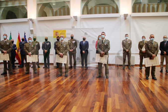 La UME condecorada por su trabajo en la eliminación del Camalote del río Guadiana