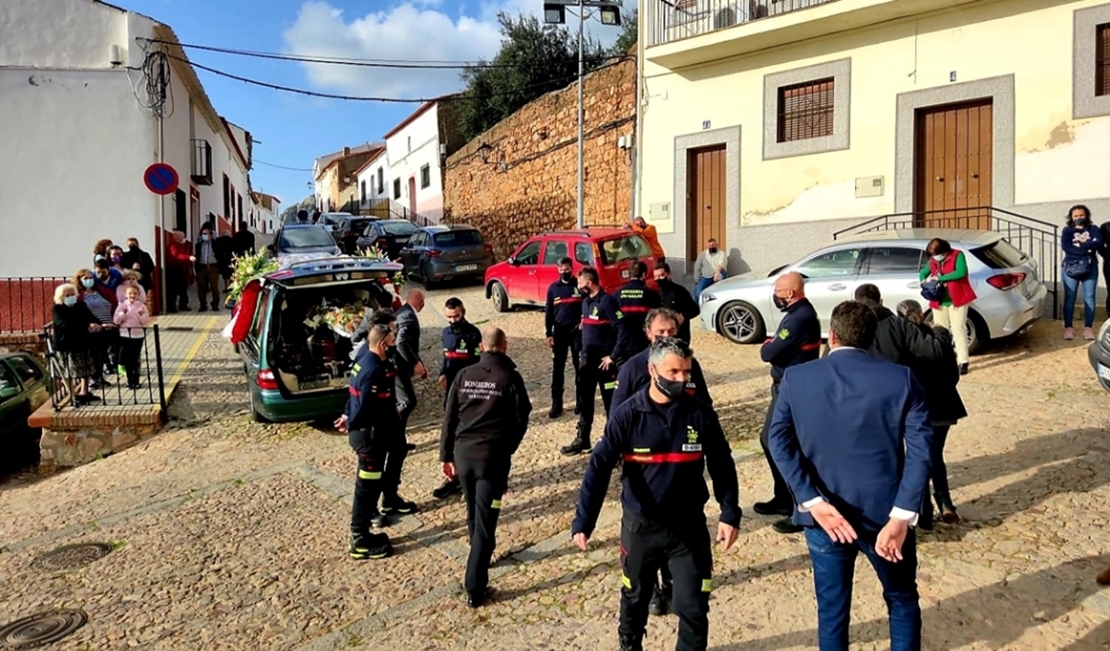 Emotiva despedida a Julián, bombero del CPEI