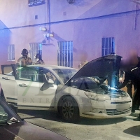 La rápida intervención policial evita que quemen un nuevo vehículo en las calles de Badajoz