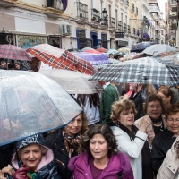Recuerda el Jueves Santo en Badajoz con la lluvia como protagonista