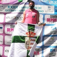 Elena Ayuso se cuelga el oro en el Campeonato de Extremadura