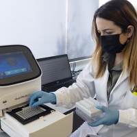 Promedio adquiere un equipo para detectar rastro de COVID-19 en el agua residual