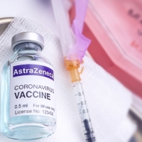 AstraZeneca deja de inyectarse, pues podría estar provocando trombosis