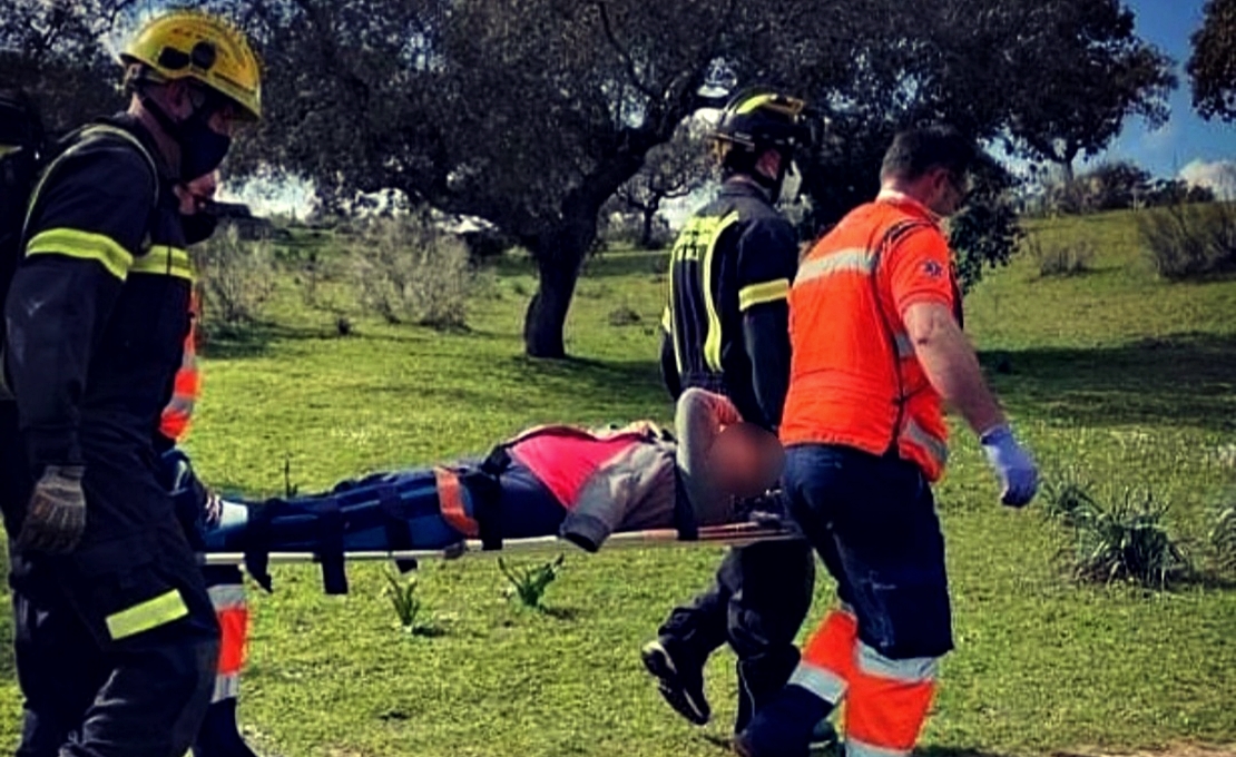 Rescatan a una mujer en el parque natural de Cornalvo