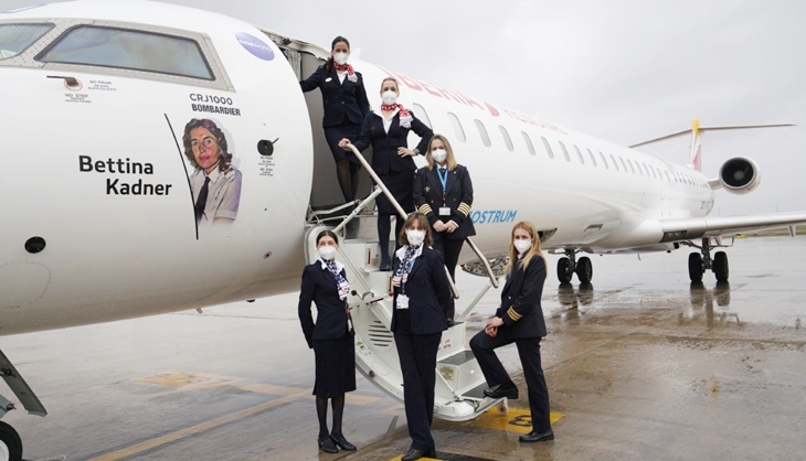 Homenajean el papel de las mujeres en la aviación