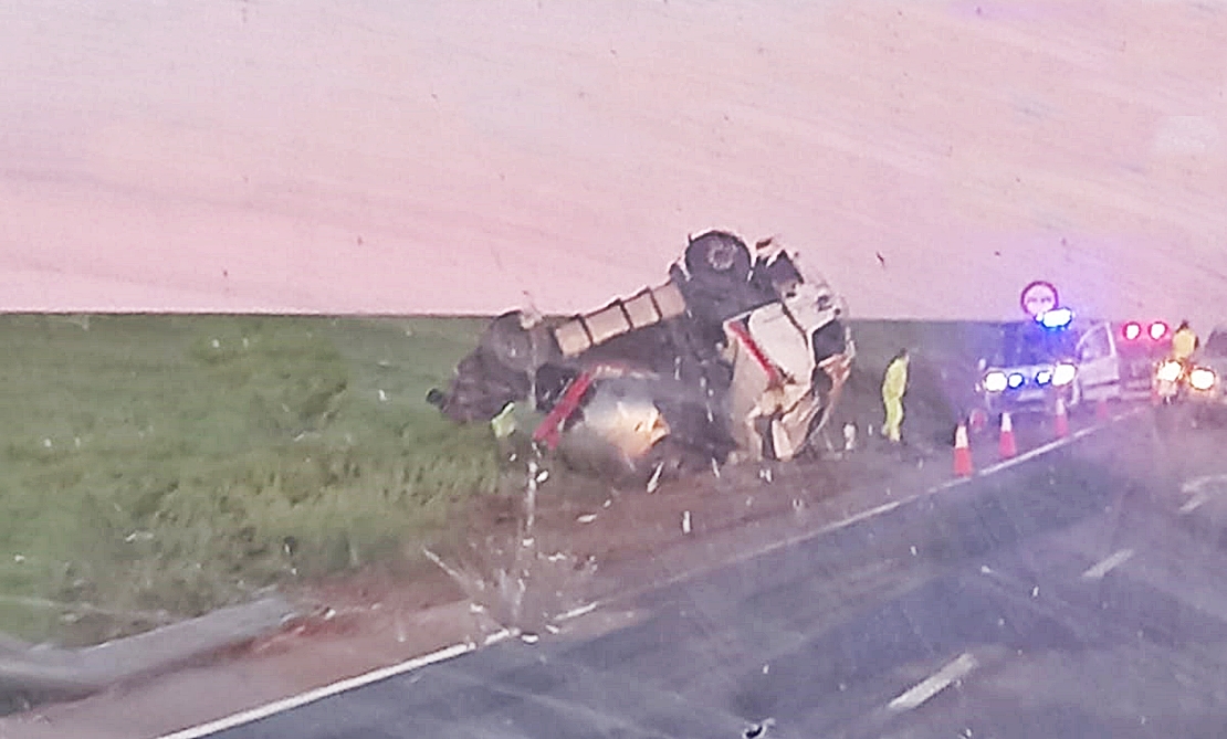 Vuelco de un camión en la N-432