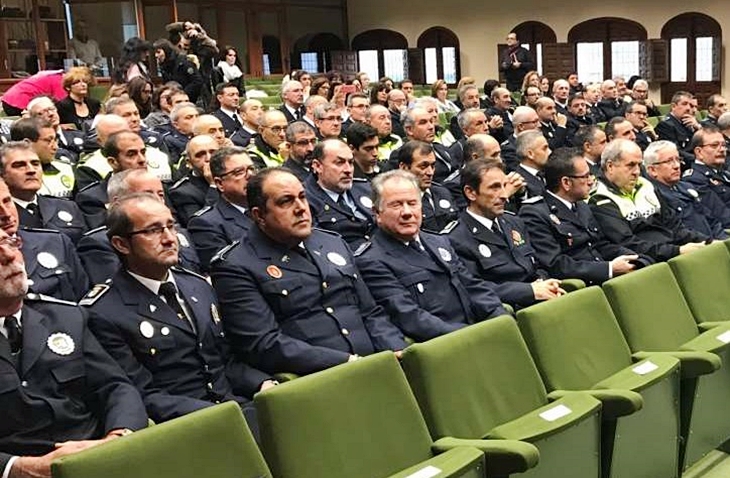 Medallas para 46 agentes de Policía Local en Extremadura