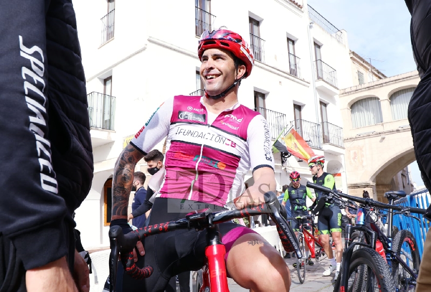 Badajoz lleva en volandas a Rubén Tanco hacia la victoria