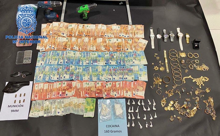 Prisión para una pareja extremeña por traficar con droga en su domicilio