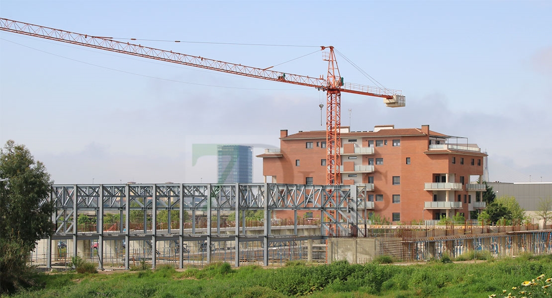 PSOE: “Ya no están ni los pájaros en las obras de la piscina de la margen derecha”