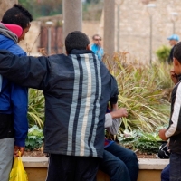 Cáceres rechaza las actitudes xenófobas y racistas contra menores inmigrantes no acompañados