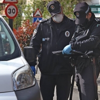 Sorprendidos por la Policía de Talavera la Real sin carnet y con antecedentes policiales