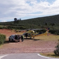 Trasladados hasta el hospital tras sufrir un accidente de moto en Monfragüe