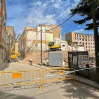 La calle Vasco Núñez permanece cortada por el derribo de un edificio
