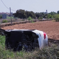 Accidente y posterior vuelco en la EX-110