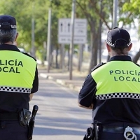 Denuncian que la Policía Local de Badajoz patrulla a pie por la antigüedad de los coches policiales