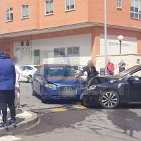 Accidente vial en la barriada pacense de San Fernando