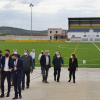 Gallardo visita el nuevo centro de interpretación y el estadio municipal de Zalamea de la Serena