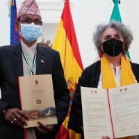 Cáceres y Lumbini rubrican su hermanamiento en un ‘día histórico’