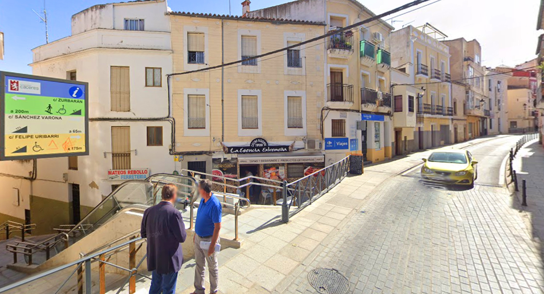 La calle Parras de Cáceres se mantendrá cortada durante dos días