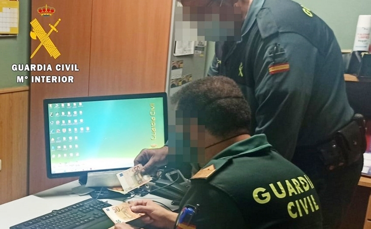 La Guardia Civil investiga a una asistenta por robar 4.200 euros en un domicilio donde trabajaba