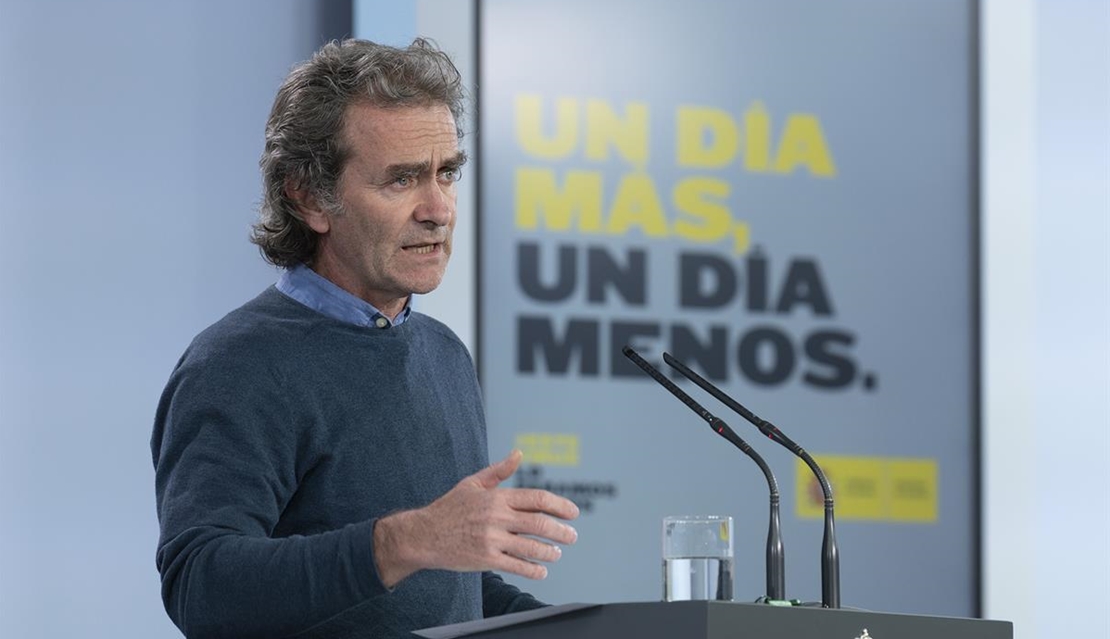 Simón avanza que "en no muchos días" se podría relajar el uso de las mascarillas