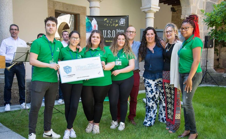 Alumnos extremeños de ciclos formativos de FP premiados por Educación