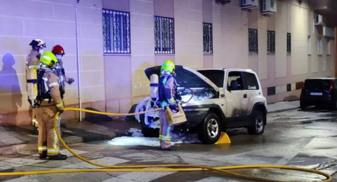 Incendio de vehículo en las calles de Coria (Cáceres)