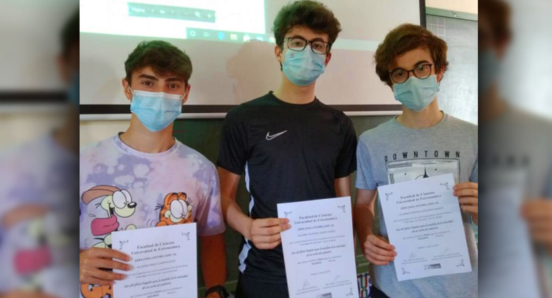 Tres alumnos de Mérida consiguen un premio en el certamen Investigar en Ciencias de la UEx