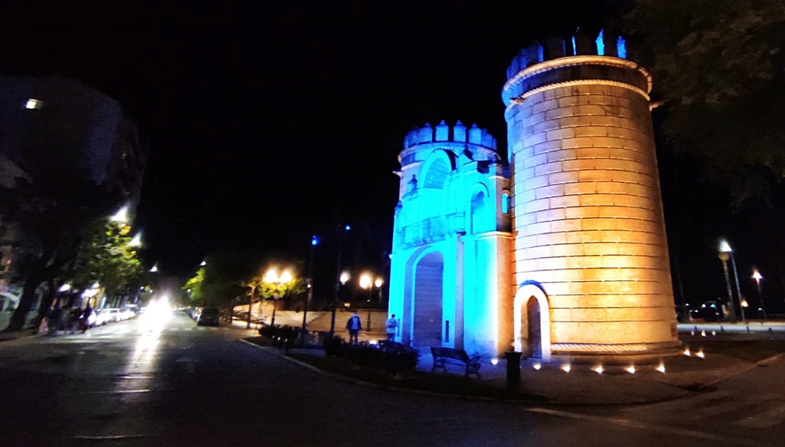 Badajoz se ilumina de azul contra la Hipertensión Pulmonar