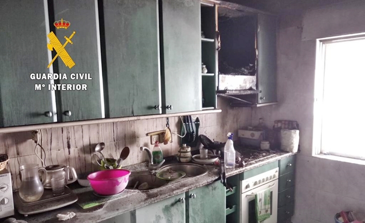 La Guardia Civil rescata a un hombre de un incendio en una localidad extremeña