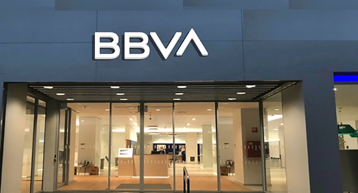 Trabajadores extremeños de BBVA se unen a las manifestaciones en contra de los despidos