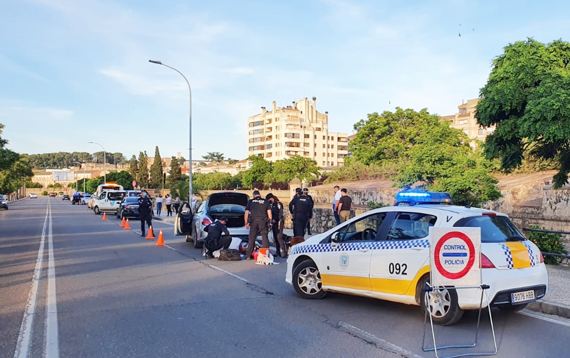 La Policía Local de Badajoz realiza controles diarios tras el fin estado de alarma