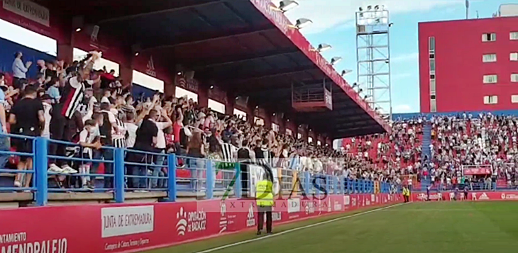 VÍDEO: Ambiente previo al partido del CD Badajoz - Zamora en el Francisco de la Hera