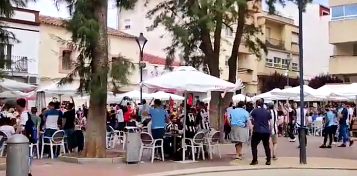 VÍDEO - Buen ambiente entre las dos aficiones del CD Badajoz - Zamora antes del partido