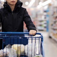 Suben los precios afectando a productos básicos y a los hogares extremeños con más necesidades