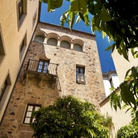 La Biblioteca del Palacio de la Isla en Cáceres cambia de nombre