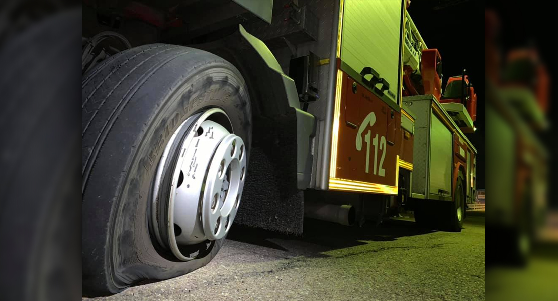 Los Bomberos de Badajoz bajo mínimos: vehículos pinchados, sin seguro y sin ITV