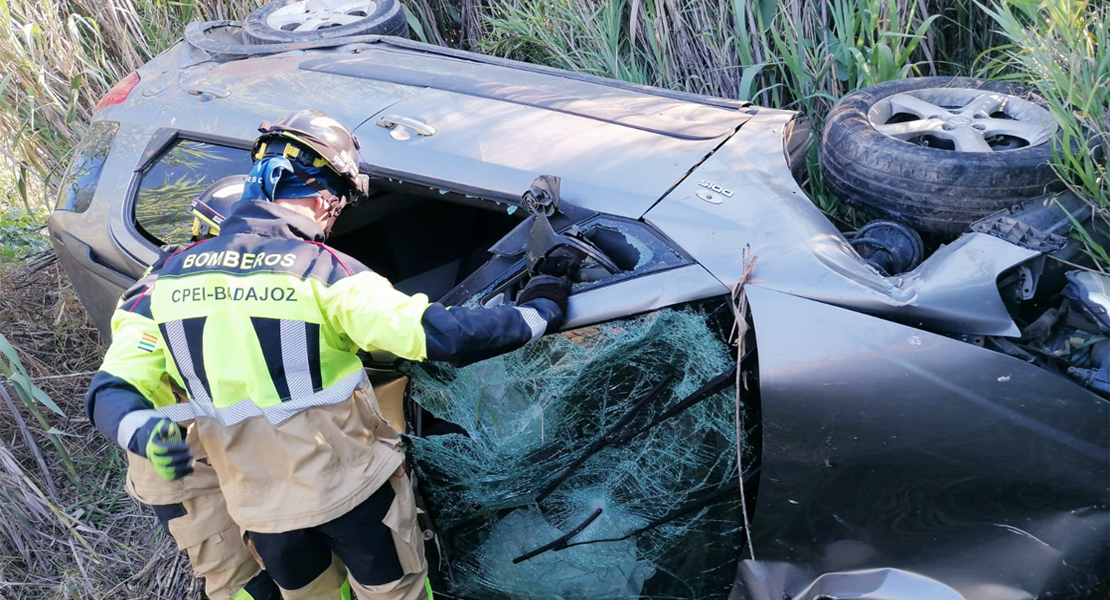 Impactante salida de vía en la BA-060 cerca de la localidad de Don Benito