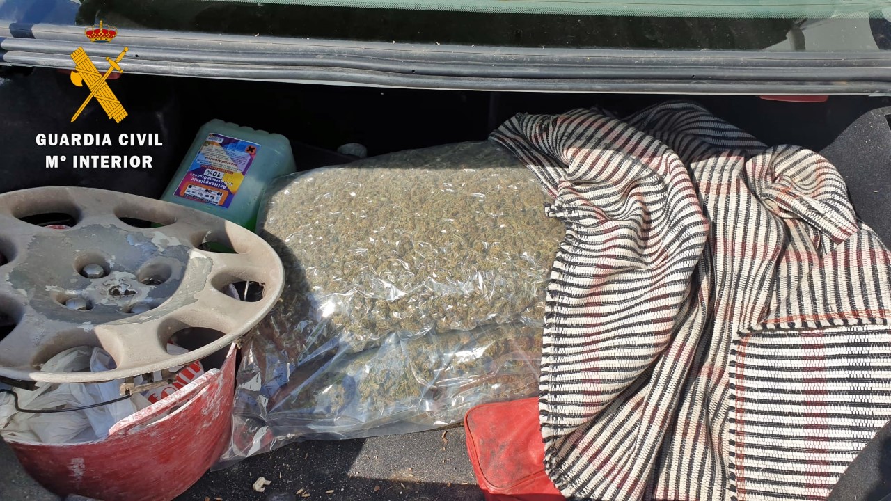 Descubren varios kilos de marihuana en un control en Calzadilla (Badajoz)