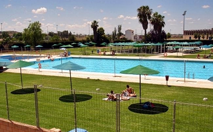 La piscina de verano de La Granadilla cerrará al público este fin de semana