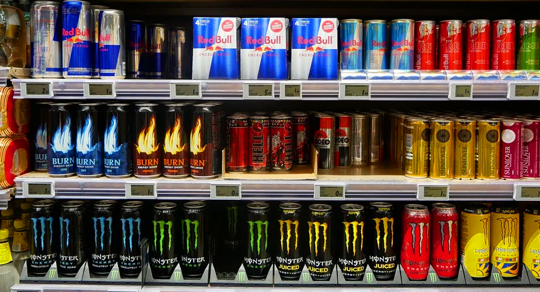 El riesgo de abusar de bebidas energéticas y de mezclarlas con alcohol