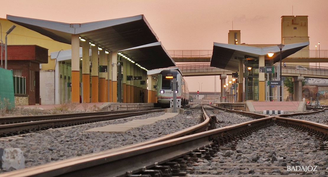 Amigos de Badajoz pide llamar Carolina Coronado a la estación de trenes