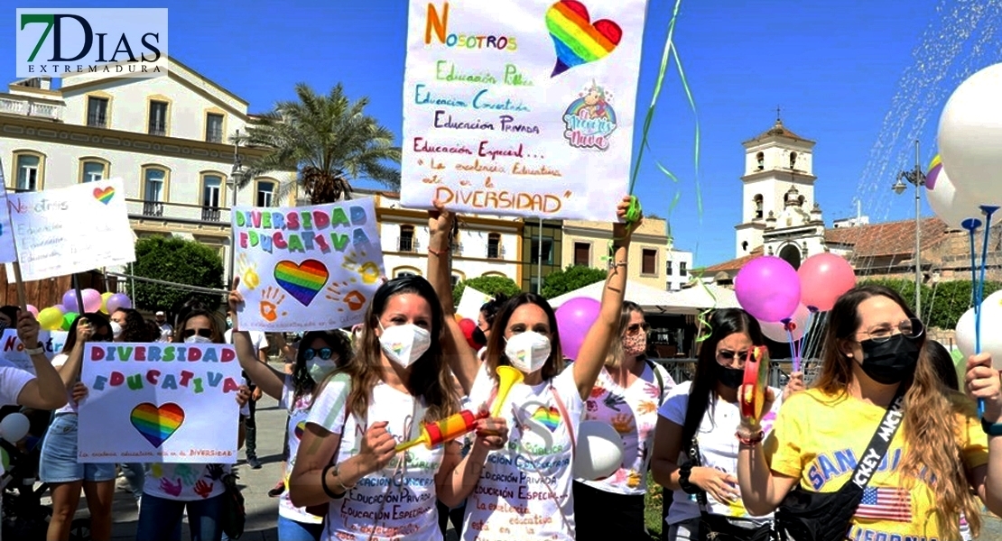 REPOR - Manifestación por la crítica situación de los centros de infantil y guarderías extremeñas